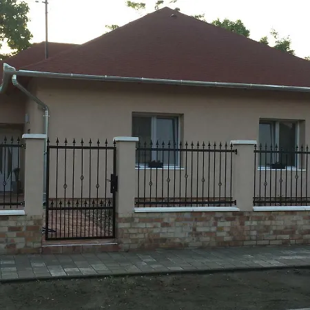Holiday home Alfoeldi Levendula Vendeghaz Cserkeszolo