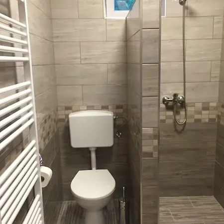 Alfoeldi Levendula Vendeghaz *